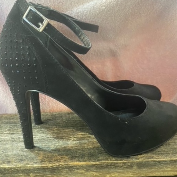 Black Pumps with Rhinestone accented heels - Picture 12 of 14